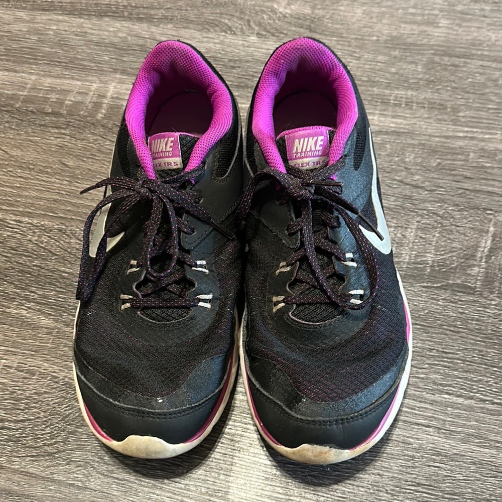 Nike flex tr5 size 8